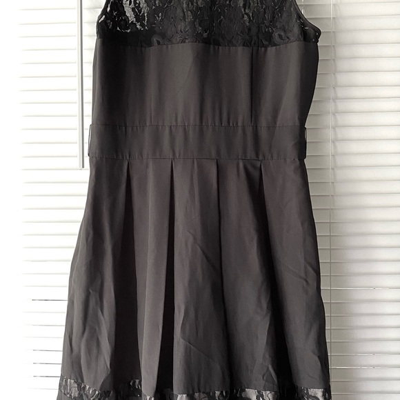 GUESS Party Dress - Picture 5 of 5